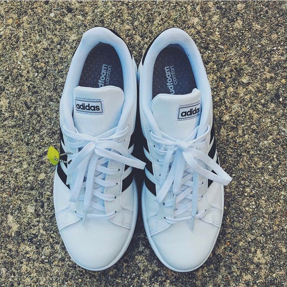 Adidas Sneakers